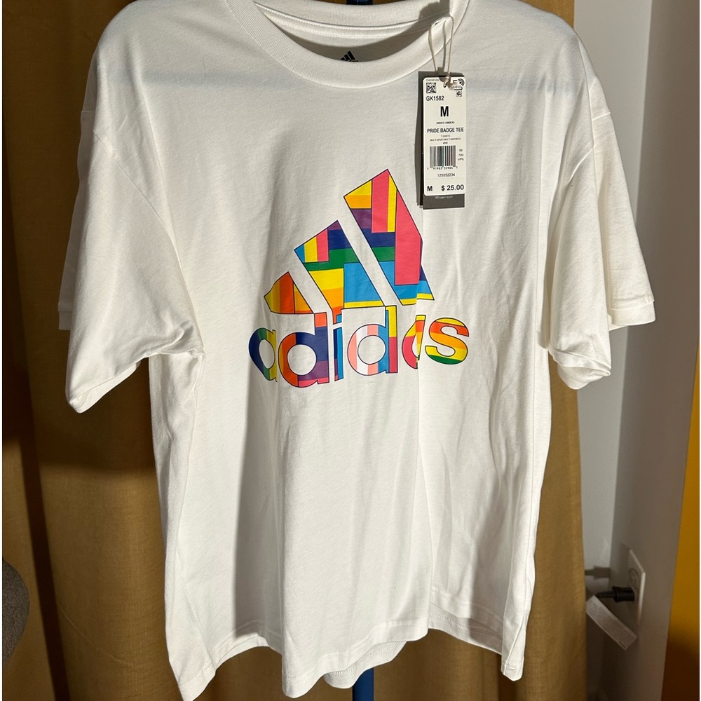 Adidas Tee shirt size medium